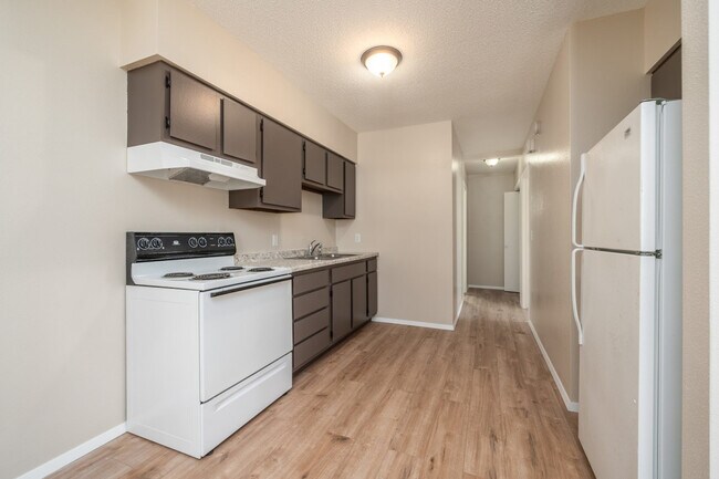 Building Photo - Colton 8-plex