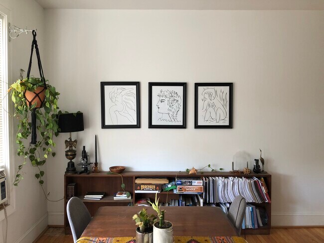 Dining Room - 500 W Belden Ave