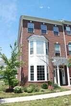 Building Photo - 700 Crooked Creek Dr