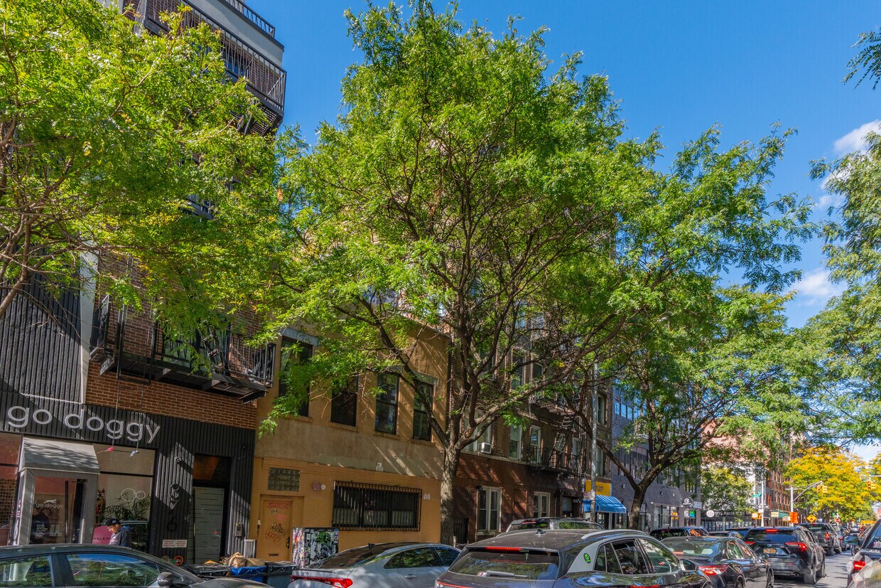 Foto del edificio - 370 Bedford Avenue