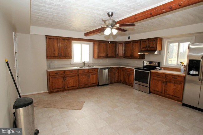 Building Photo - 4176 Catlett Rd