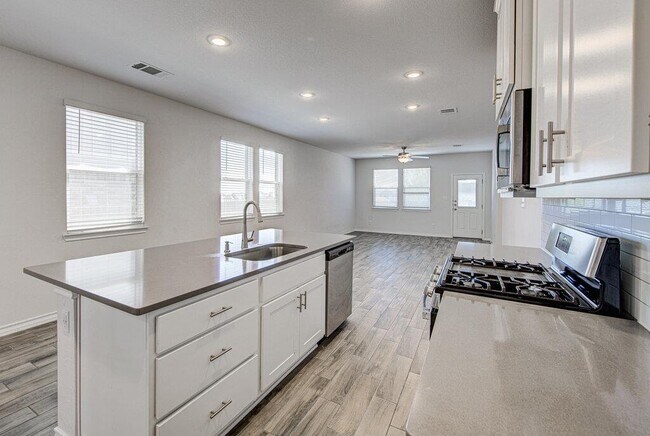 Building Photo - 196 Pepperbark Loop