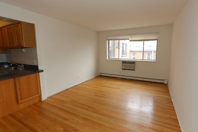 Building Photo - 443 W Aldine