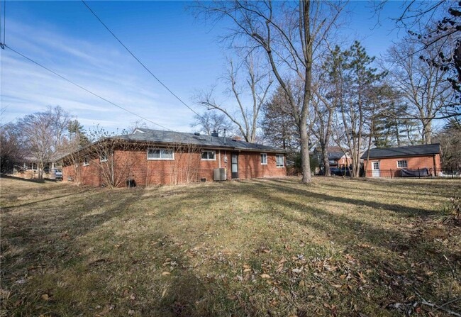 Building Photo - 18 Forsythia Ln