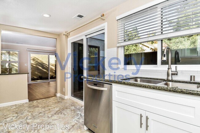 Building Photo - 3 br, 2.5 bath House - 130 Northcreek Circle