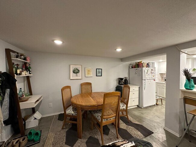 Foto del edificio - 2905 NE Everett St