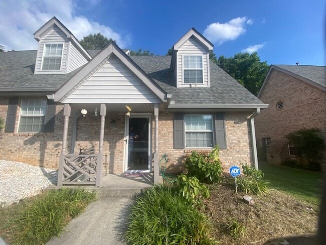 Knoxville 37912 - Short Term Lease with Utilities Included up to $200 per month - 2 bedroom, 2 b... - Knoxville 37912 - Short Term Lease with Utilities Included up to $200 per month -  2 bedroom, 2 b... House