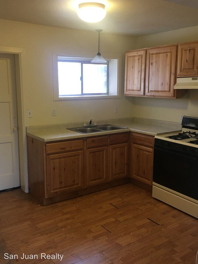 Building Photo - 2 br, 1 bath House - 708 N Orchard Ave