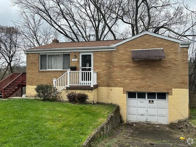 Building Photo - 124 Minooka St