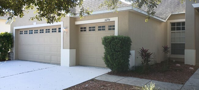 Foto del edificio - 4 Bedroom 3 Bath 3 Car Garage Home in Ster...
