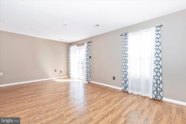 Foto del edificio - 5621 Queen Anne Ct