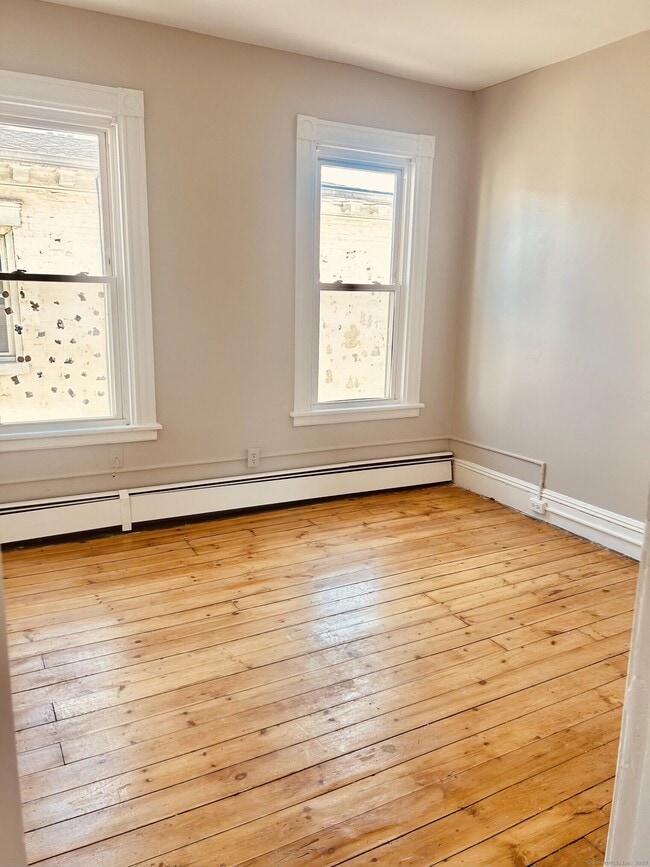 Building Photo - 53 Brown St