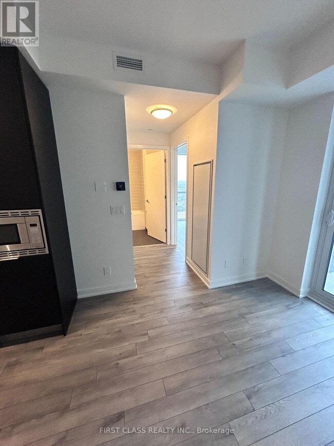 Building Photo - 3071 Trafalgar Rd