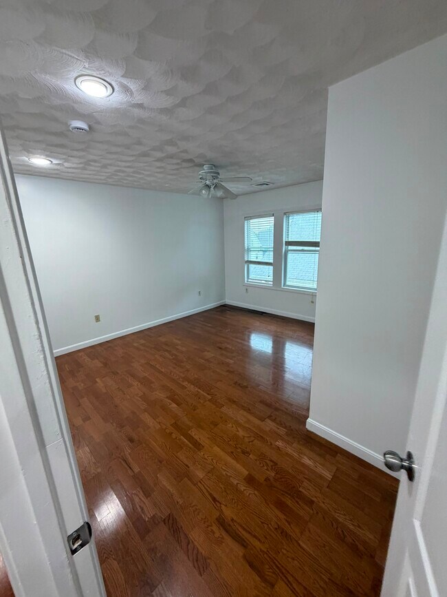 Foto del edificio - 132 W Selden St
