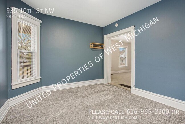 Foto del edificio - Available Now | 2 Bedroom 1 Bathroom Duple...