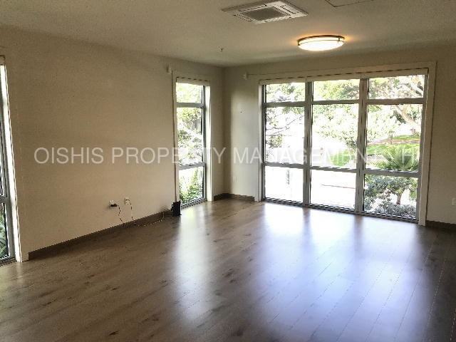 Building Photo - 604 Auahi St