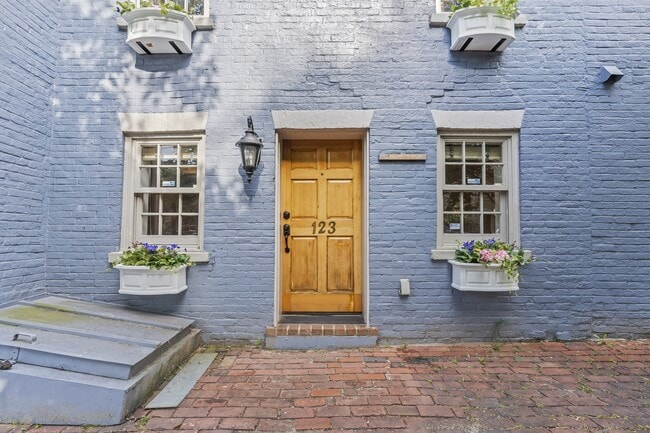 Photo - 123 S Fayette St House