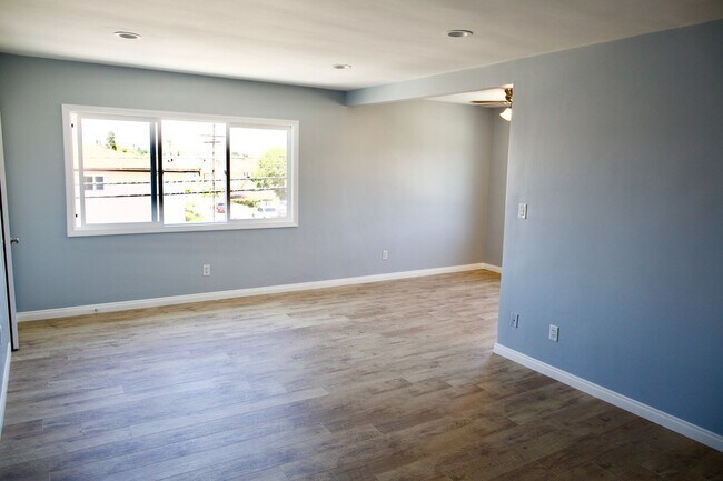 Living Room - 2600 Mathews Ave