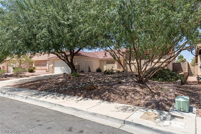 Building Photo - 327 Perry Ellis Dr