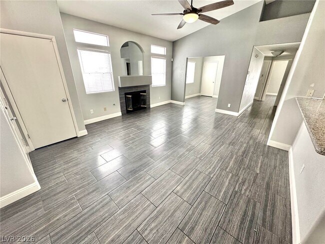 Foto del edificio - 5304 Runningbrook Rd