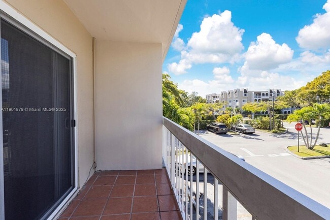 Foto del edificio - 7701 Camino Real