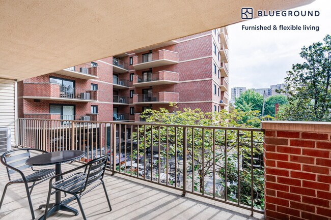 Foto del edificio - 2500 Clarendon Blvd