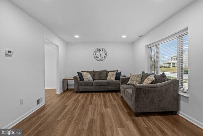 Building Photo - 604 Iva Ln