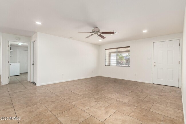 Foto del edificio - 13234 N 38th Pl