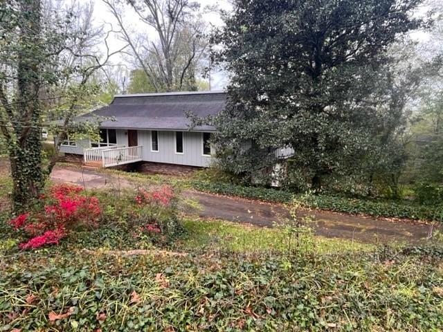 Primary Photo - 230 Camelot Rd