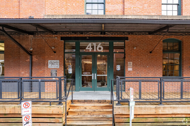 Building Photo - Chown Pella