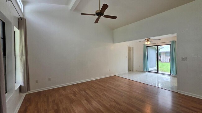 Building Photo - 4319 NW 26th Dr