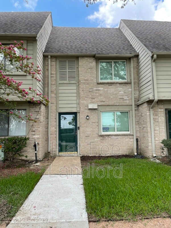 2113 E Weldon Dr, Houston, TX 77032 Townhome Rentals in Houston TX