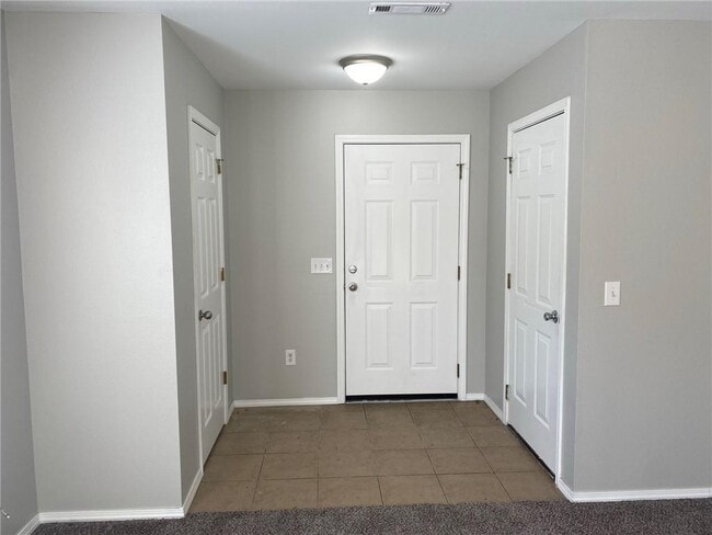 Foto del edificio - 591 Cascade Cir