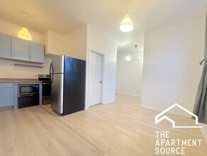 Building Photo - 1900 S Throop St