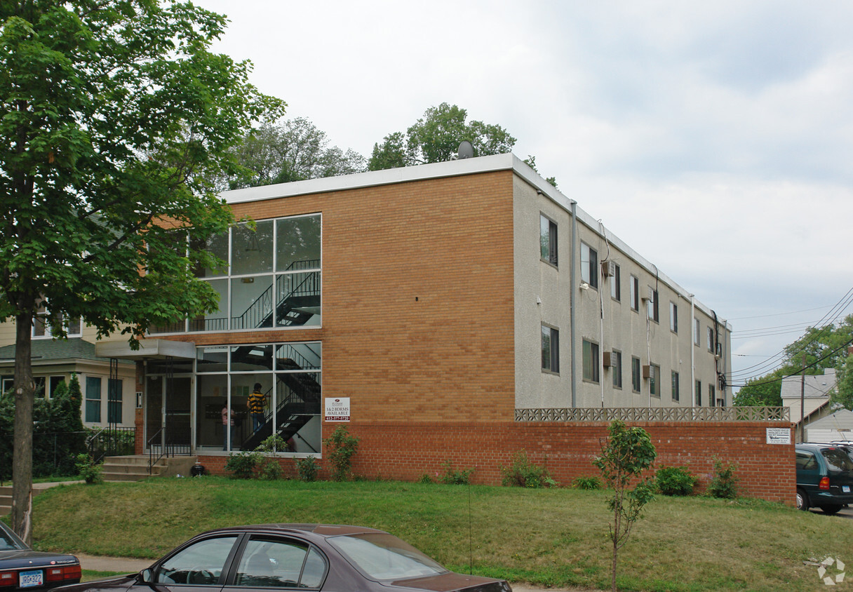 Primary Photo - 3312 Pillsbury Ave