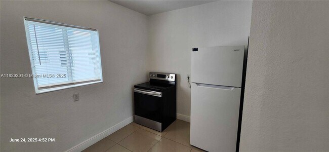 Foto del edificio - 9800 E Bay Harbor Dr