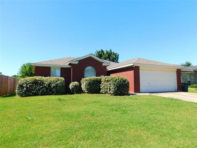 Building Photo - 1120 Lake Haven Dr