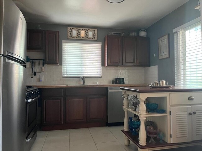 Foto del edificio - 516 Olivewood Terrace