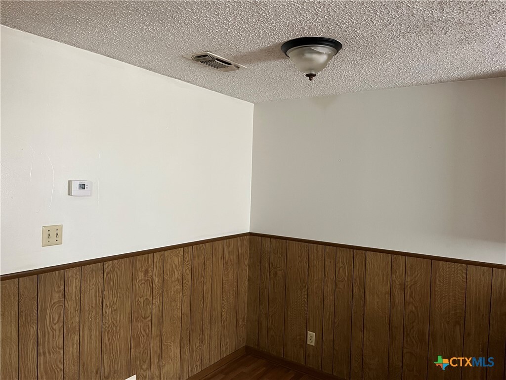 Foto principal - 211 W Dean Ave