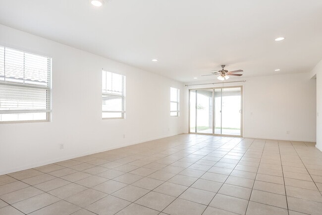 Building Photo - 11014 W Luxton Ln