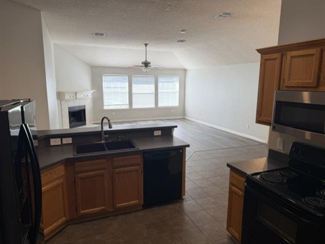 Foto del edificio - 8806 Oakwood Ln