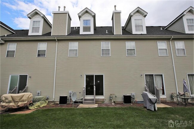 Building Photo - 1603 Blossom Cir