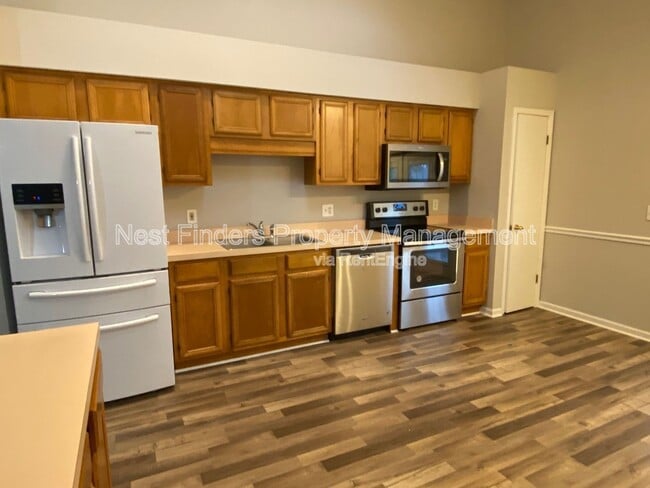 Building Photo - 421 Filmore Dr
