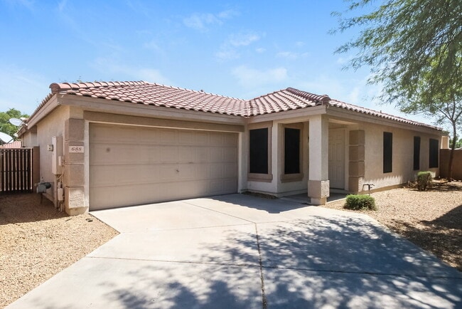 Building Photo - 688 E Springfield Pl
