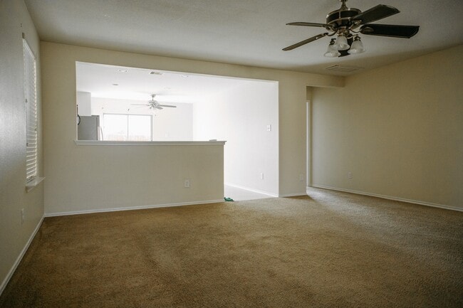 Building Photo - 12059 Helvick Cres Ave