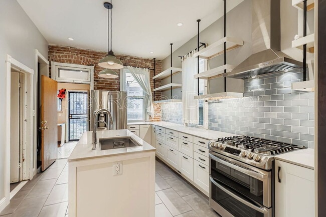 Foto del edificio - 3543 N Humboldt St