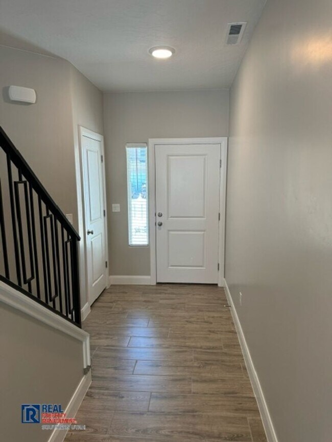 Foto del edificio - River Trail Townhome