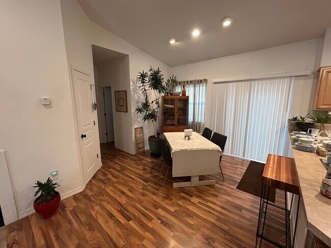 Foto del edificio - 2 bed 1.5 bath home