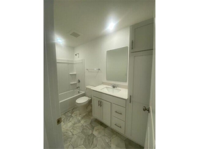 Foto del edificio - 14973 Archdale Ln