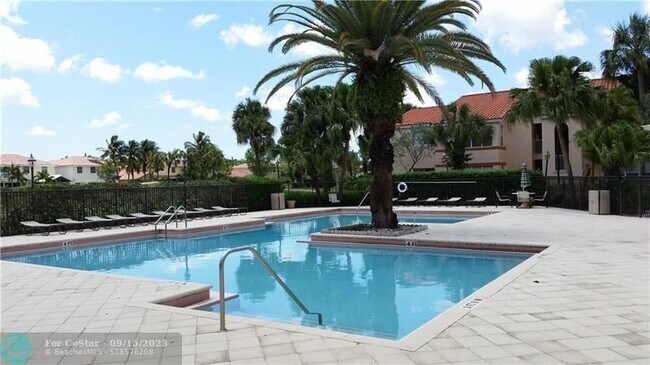 Foto del edificio - 3450 Pinewalk Dr N